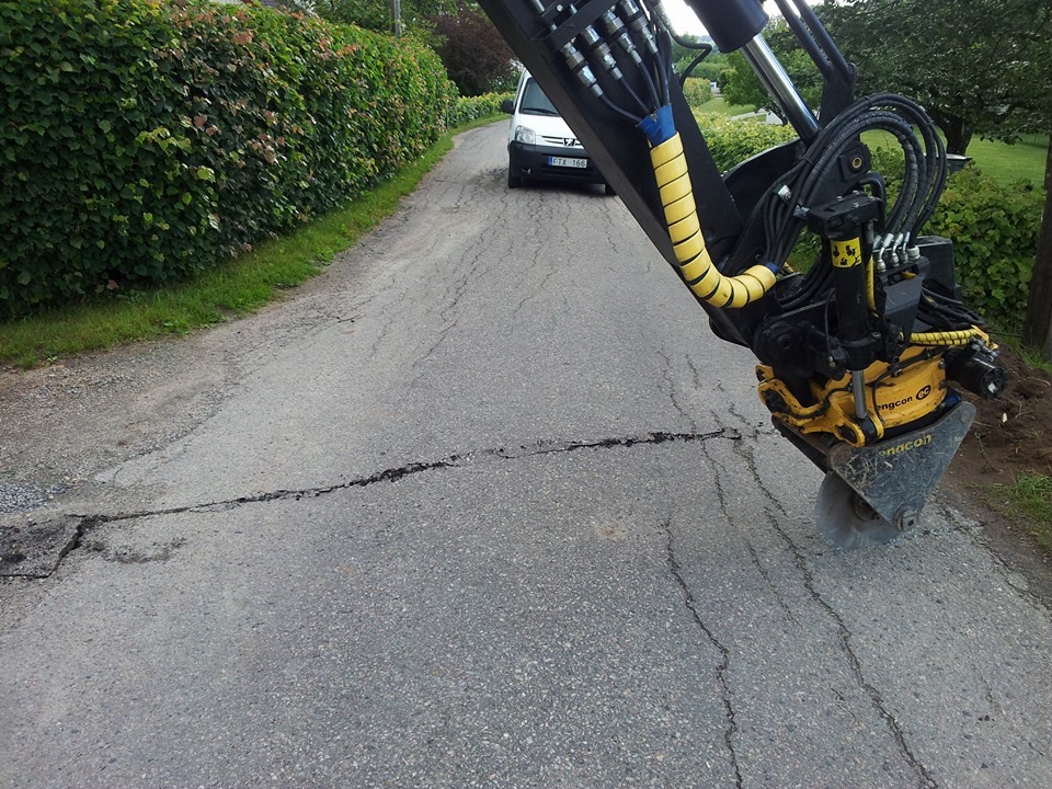 Engångstillfälle vi gräver i asfalten, annars blir det fräsning på 8cm.